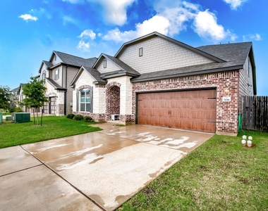 7616 Groundhog Way - Photo Thumbnail 2