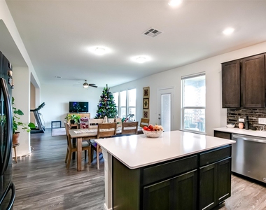 7616 Groundhog Way - Photo Thumbnail 14
