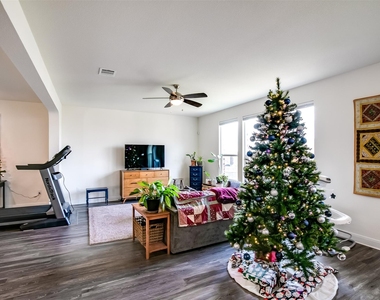 7616 Groundhog Way - Photo Thumbnail 5