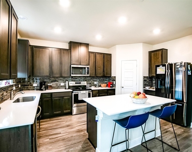 7616 Groundhog Way - Photo Thumbnail 12