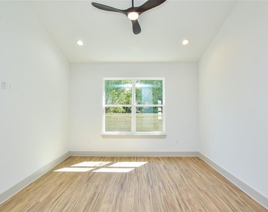 7103 Bennett Ave - Photo Thumbnail 7