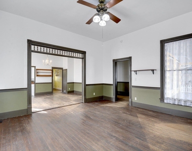 304 Olive St - Photo Thumbnail 3