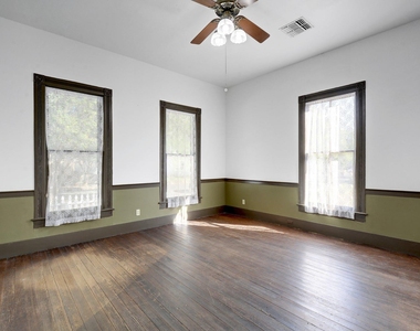 304 Olive St - Photo Thumbnail 5