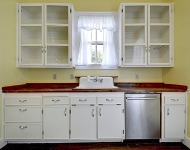 304 Olive St - Photo Thumbnail 11