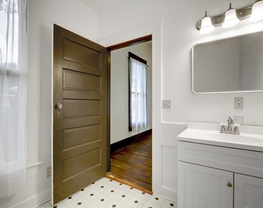 304 Olive St - Photo Thumbnail 17
