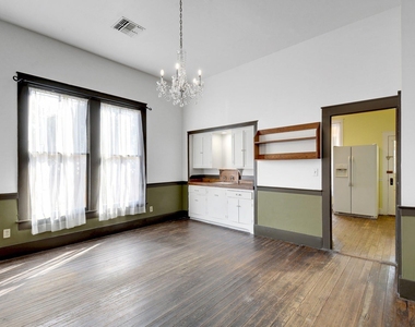 304 Olive St - Photo Thumbnail 7