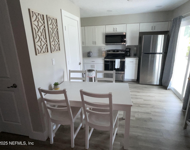 318 Arricola Avenue - Photo Thumbnail 16