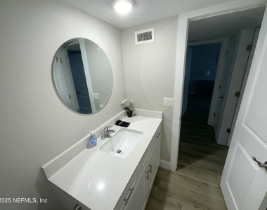 318 Arricola Avenue - Photo Thumbnail 42