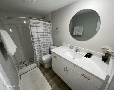 318 Arricola Avenue - Photo Thumbnail 37