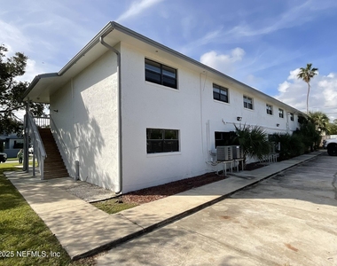 318 Arricola Avenue - Photo Thumbnail 4