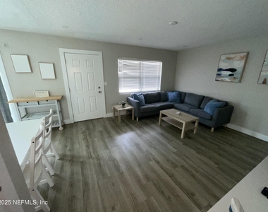 318 Arricola Avenue - Photo Thumbnail 44