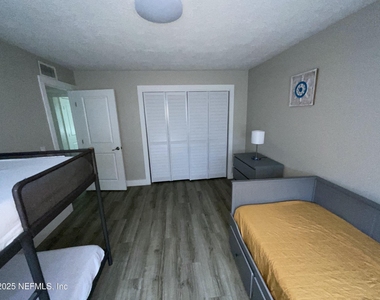 318 Arricola Avenue - Photo Thumbnail 30