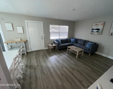 318 Arricola Avenue - Photo Thumbnail 43
