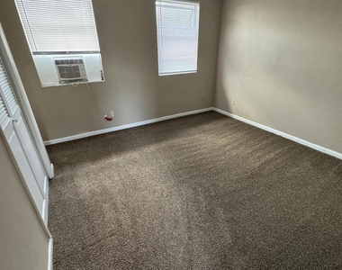 916 Children Way - Photo Thumbnail 5