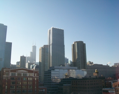 600 N Dearborn Street - Photo Thumbnail 2