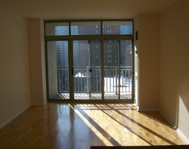 600 N Dearborn Street - Photo Thumbnail 5