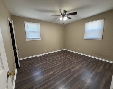 16130 Justine Street - Photo Thumbnail 12