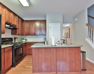 501 Grove Field Court - Photo Thumbnail 5