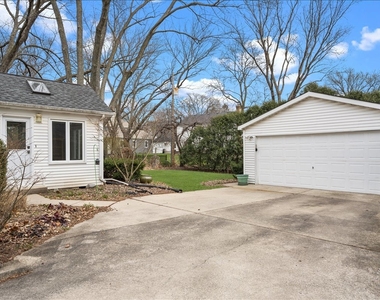 1120 N Brainard Street - Photo Thumbnail 15