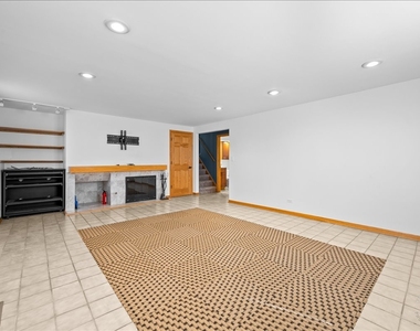 1120 N Brainard Street - Photo Thumbnail 13