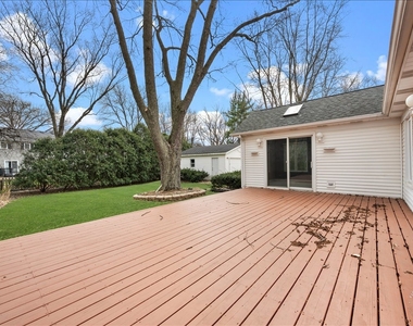 1120 N Brainard Street - Photo Thumbnail 14