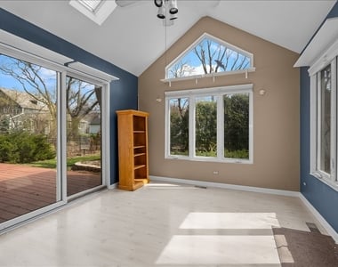 1120 N Brainard Street - Photo Thumbnail 3