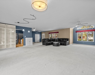 1120 N Brainard Street - Photo Thumbnail 4
