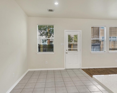 39 Camellia Grove Circle - Photo Thumbnail 3