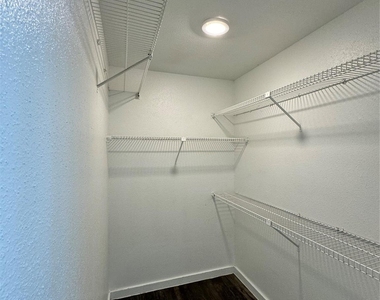 5110 Azalea Trace Drive - Photo Thumbnail 17