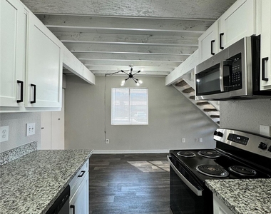5110 Azalea Trace Drive - Photo Thumbnail 11