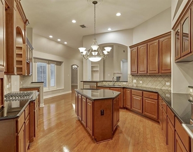 20806 E Cameron Ridge Drive - Photo Thumbnail 8