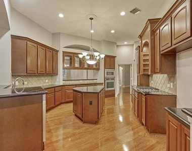 20806 E Cameron Ridge Drive - Photo Thumbnail 10