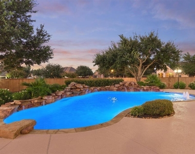 20806 E Cameron Ridge Drive - Photo Thumbnail 34