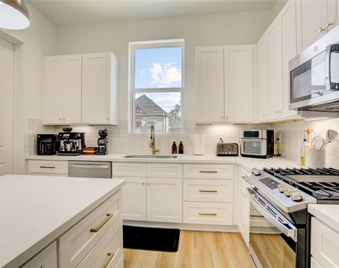 2013 Cochran Street - Photo Thumbnail 12
