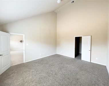 29043 Jacobs River Drive - Photo Thumbnail 10