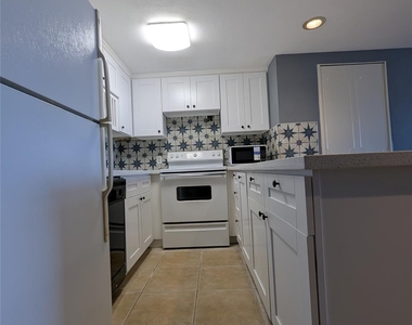 7520 Hornwood Drive - Photo Thumbnail 13