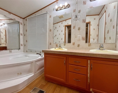 13295 Pecan Tree Drive - Photo Thumbnail 11