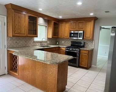 7407 Navidad Rd - Photo Thumbnail 10
