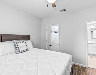 412 Waco Ave - Photo Thumbnail 11