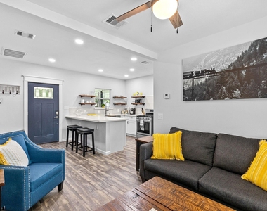412 Waco Ave - Photo Thumbnail 4