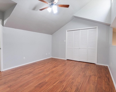 10811 Richmond Avenue Avenue - Photo Thumbnail 11