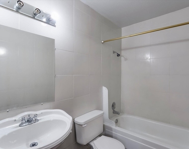 10811 Richmond Avenue Avenue - Photo Thumbnail 13