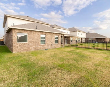 457 Aurora Creek Lane - Photo Thumbnail 26