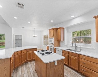 2333 Stableridge Drive - Photo Thumbnail 9