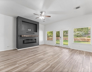 2333 Stableridge Drive - Photo Thumbnail 4