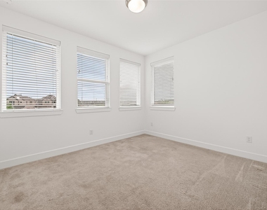 7218 Grassland Vista Lane - Photo Thumbnail 40
