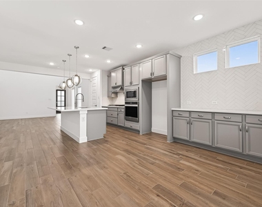 7218 Grassland Vista Lane - Photo Thumbnail 22