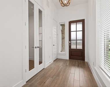 7218 Grassland Vista Lane - Photo Thumbnail 10