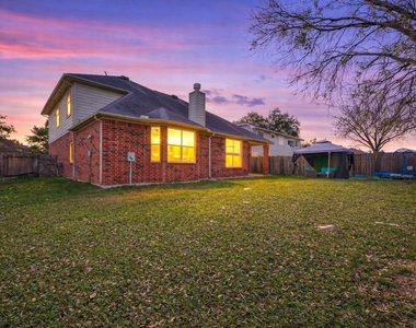 14914 W Bend Dr - Photo Thumbnail 38