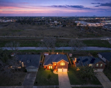 14914 W Bend Dr - Photo Thumbnail 39